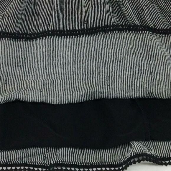 Old Navy Black & White Striped large‎ skater flare Skirt - Picture 3 of 7